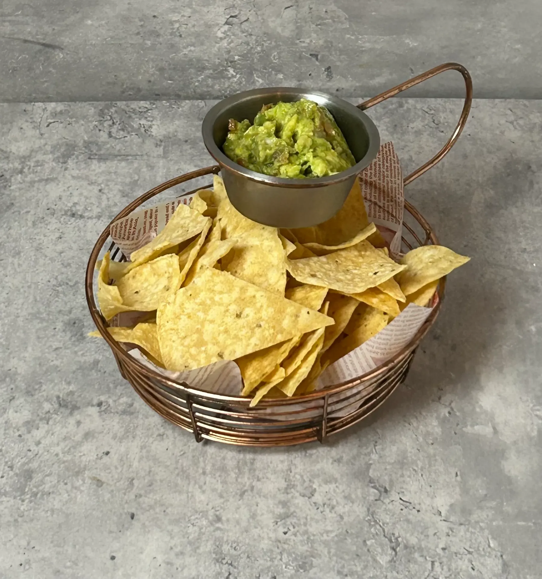 Crispy Tortilla with Guacamole